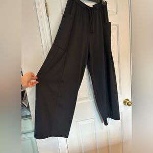 Wide leg big comfy elastic waist/pull string stretchy material black pant small
